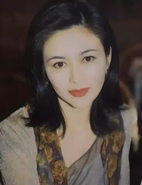 眾港星舊照被修復,張曼玉林青霞風情萬種,吳君如美到不敢信