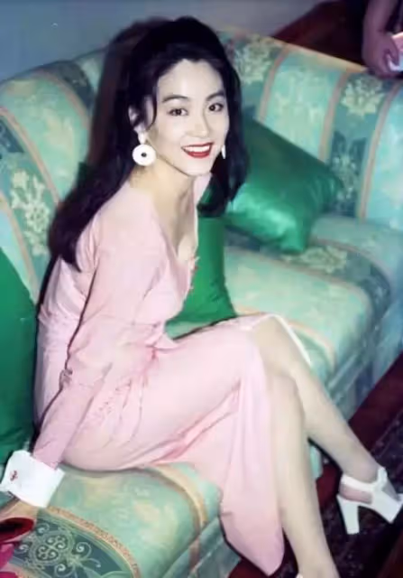 眾港星舊照被修復,張曼玉林青霞風情萬種,吳君如美到不敢信