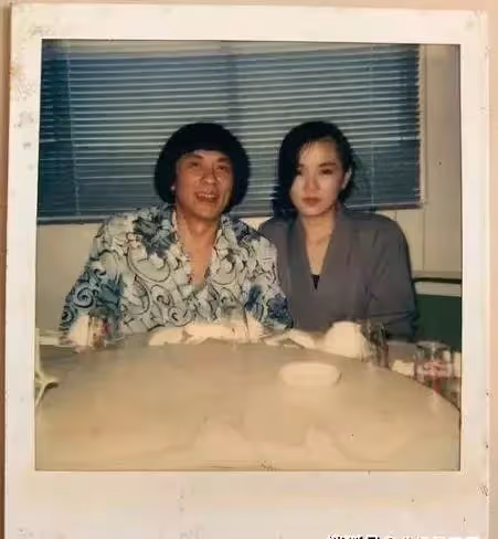 謝金燕替父還完2億債,45歲終活出自己!買上億豪宅只為躲避狗仔,鄰居都是名人,「走到大門得搭接駁車」!