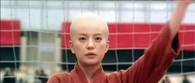 女明的光頭造型,范冰冰依舊美,章子怡很嚇人,莫文蔚勉強能看