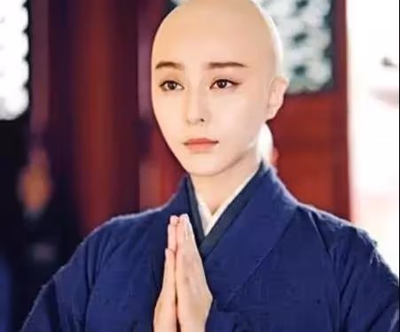 女明的光頭造型,范冰冰依舊美,章子怡很嚇人,莫文蔚勉強能看