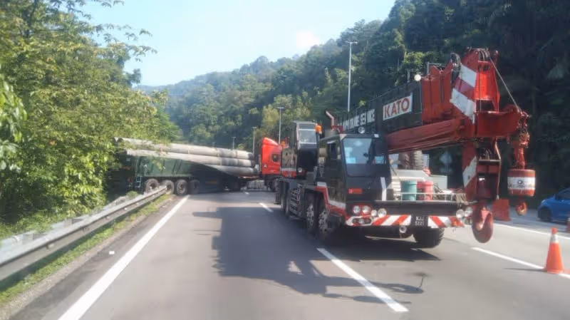 南北大道北上265.1公里羅里意外關車道　道路使用者受促計劃路程