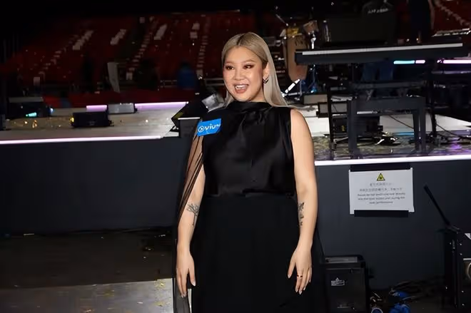 鄭欣宜再奪最佳女歌手！與前任復合心情好，卻自嘲是老土中年女人