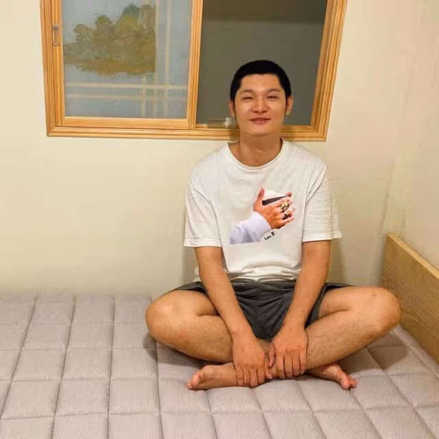 金曲歌王被曝孕期出軌!和小8歲異性密會,外籍老婆發文怒訴酸楚