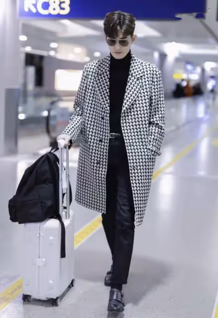 霸道總裁張翰私服也貴氣,各式風格超吸睛,速來領取你的帥氣男友_