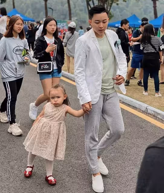 再生二胎!花「200萬買精生子」5國混血寶寶,父親是藤校高材生,「32歲上億身家女CEO」葉海洋:孤身一人挑戰世俗眼光