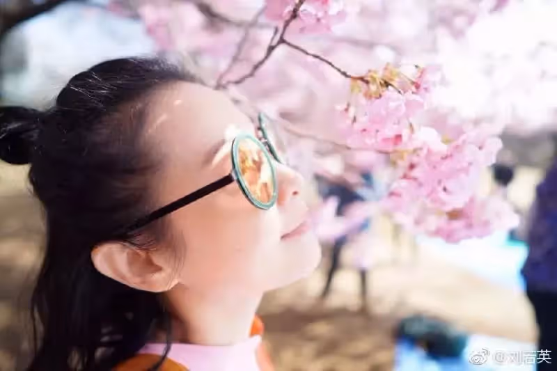 她多年堅持素食辟穀，50歲仍氣質超然：吃素的女人，乾淨沒人厭