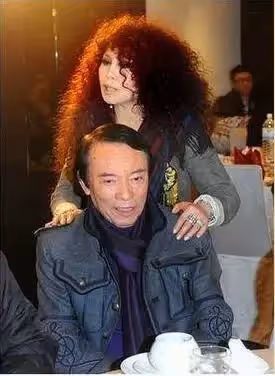 歐陽菲菲近況曝光!難忘亡夫「牽手38年膝下無子」:此生最幸福 曝曾想「為愛當主婦」嘆還是無法適應