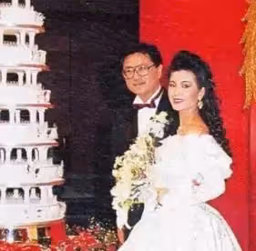 她18歲嫁大30歲富豪!「結婚13天就守寡」繼承遺產 打十年官司「拿到巨額遺產後」二婚重拾幸福