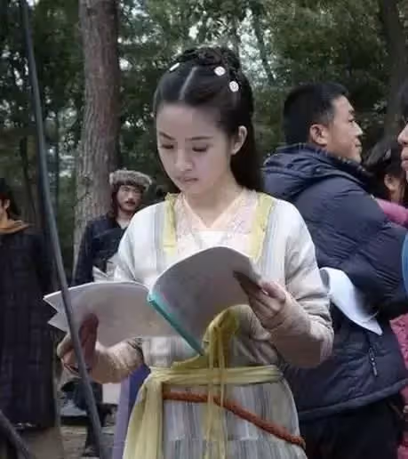 17歲入行「為母還千萬債」,她23歲就立下遺囑,得「腦瘤」後涅槃歸來...把自己活成了偶像劇女主角!