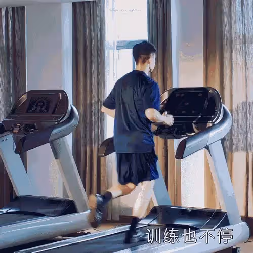 任嘉倫本色出演《藍焰突擊》,洗澡引吭高歌,騎自行車成痞帥十足