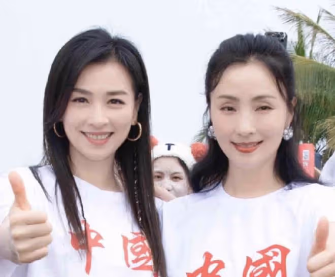 曝張庭林瑞陽風波後首露面,模樣憔悴抬手擋臉,女方低頭不看人