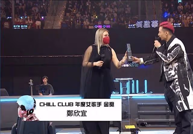 34歲星二代再獲樂壇大獎,預告年中紅館開個唱,3個月已瘦20斤