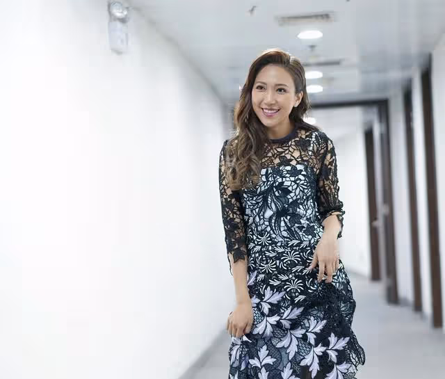 恭喜！38歲香港知名女歌手迎來新戀情，與男友計劃在2到3年內結婚