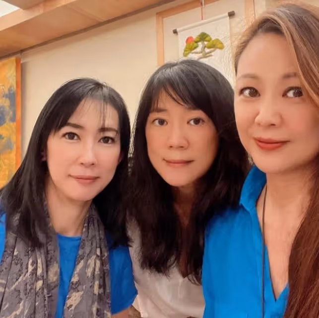 武俠巨星王羽去世20天，王馨平三姐妹終於團聚，為父親喪禮做準備