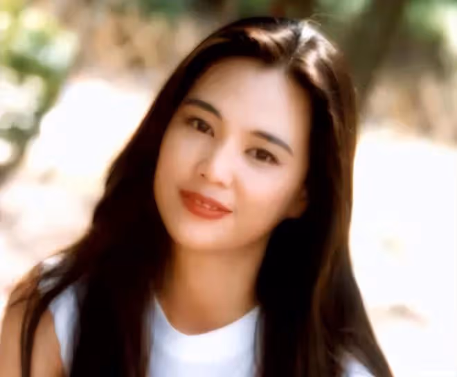 武俠巨星王羽去世20天，王馨平三姐妹終於團聚，為父親喪禮做準備