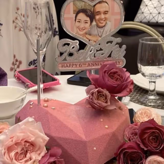 港姐梁佩瑚慶結婚6周年，與內地富商老公大秀恩愛，沒生娃仍幸福
