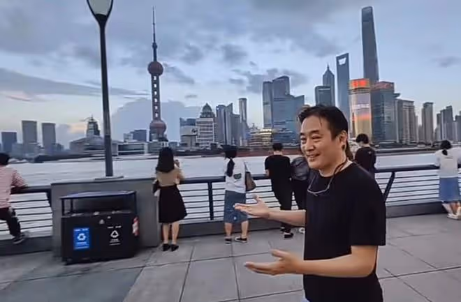 57歲李志希內地遊山玩水，打高爾夫球心情好，與孿生弟弟分隔兩地