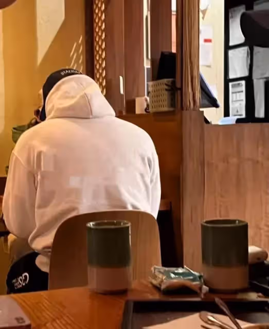 玄彬孫藝珍就餐再被偶遇，粉絲為偶像買單，獲兩人致謝
