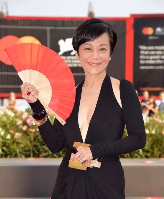 張艾嘉罕露面 68歲「老的太真實」 羅大佑李宗盛曾迷戀過她 網贊：美貌與智慧並存的女人