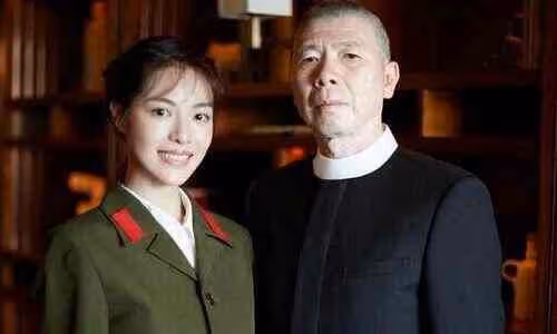 鍾楚曦個人資料她為什麼打baby 與馮小剛澳門過夜是怎麼回事