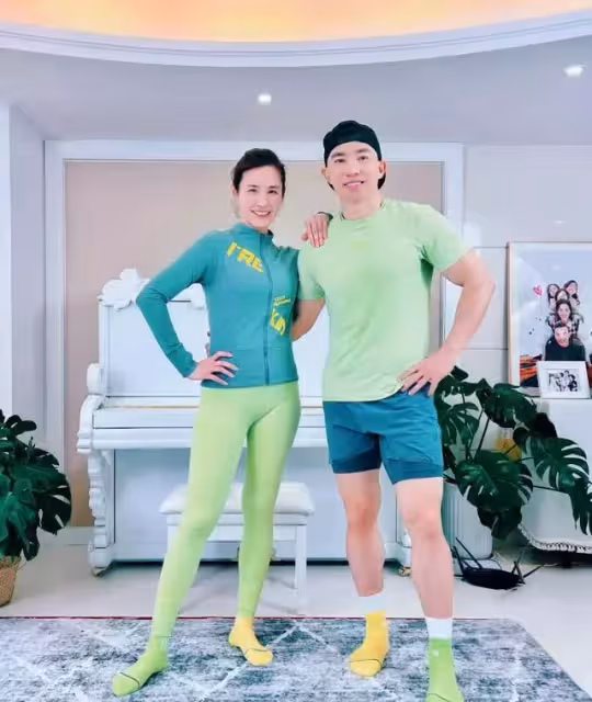 劉畊宏夫妻直播健身操爆紅,七天漲粉超千萬,揭秘大火背後原因