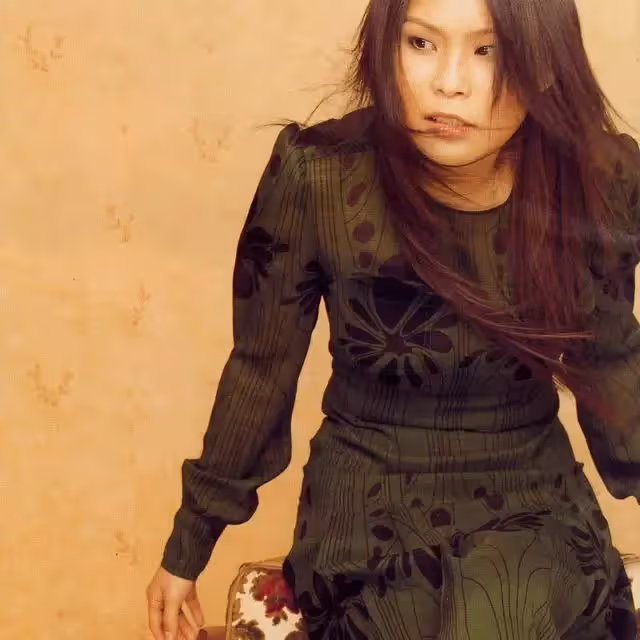 一曲《約定》紅遍歌壇!比肩蔡依林「卻被恩師出賣」毀前途 痛失親人「被好友一語點醒」走出陰霾