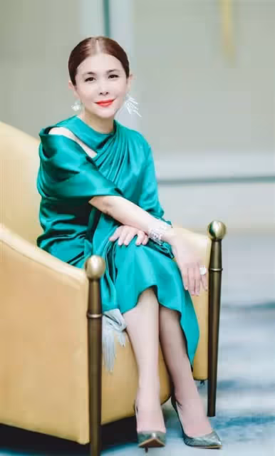 離婚後拿走16億!張清芳「極樂豪宅慶生」揪貴婦團狂歡 驚吐「其實多了女兒」:最開心是媽媽