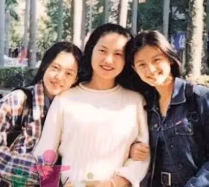 老娘的老娘！徐媽媽「嫁豪門卻忍10年辛酸」老公還出軌　為女兒忍讓「大小S也沒逃開宿命」