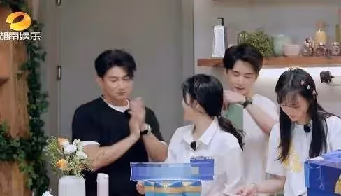擺脫幸福肥，吳奇隆曬近照，暴瘦一圈下頜線明顯，重回顏值巔峰