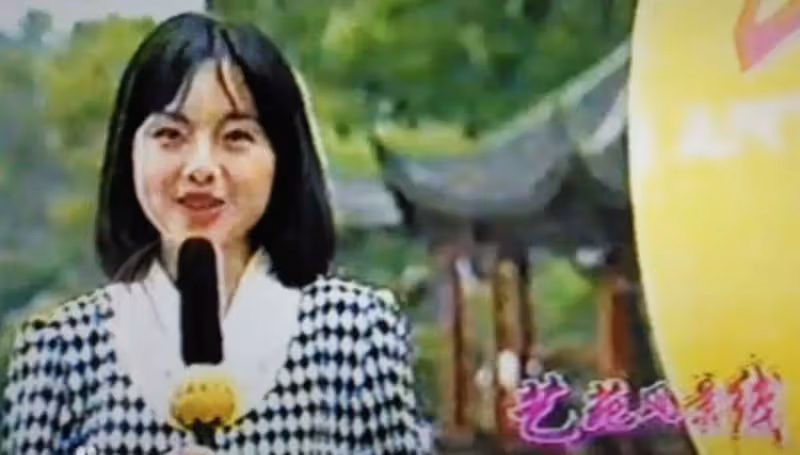 她二婚嫁初戀,為保持80斤身材只吃10粒米,49歲稱沒空生孩子:我晚熟
