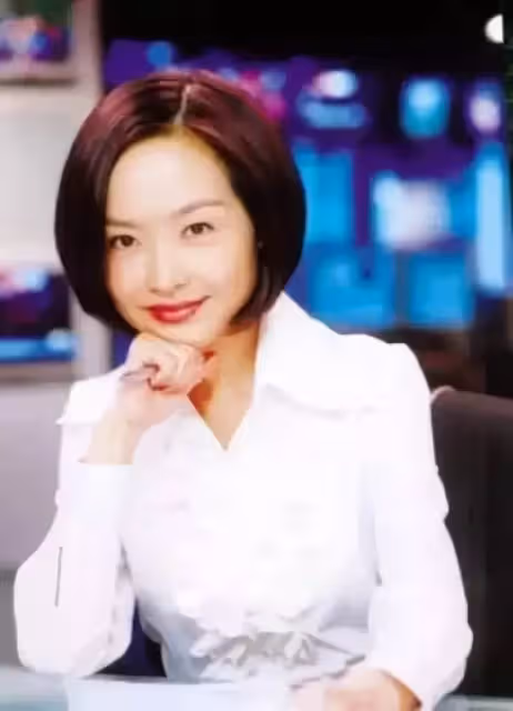 她二婚嫁初戀，為保持80斤身材只吃10粒米，49歲稱沒空生孩子：我晚熟