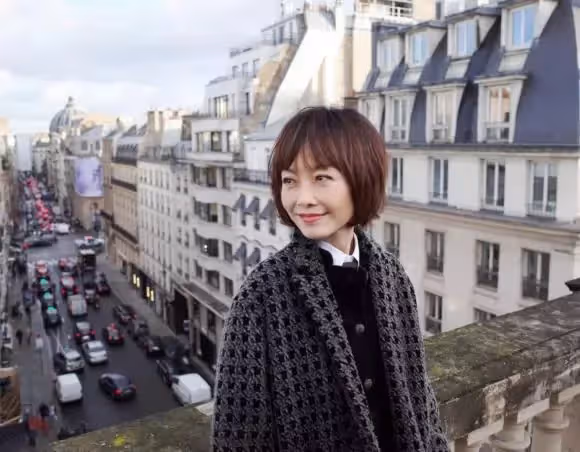 她二婚嫁初戀，為保持80斤身材只吃10粒米，49歲稱沒空生孩子：我晚熟