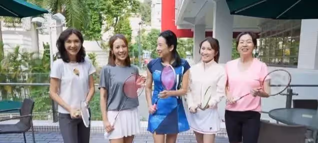 五位「歷屆港姐」齊聚打羽毛球,朱玲玲穿運動裝最搶眼,吳毅將妻子罕見現身