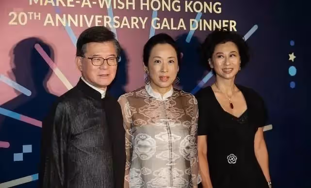 五位「歷屆港姐」齊聚打羽毛球,朱玲玲穿運動裝最搶眼,吳毅將妻子罕見現身