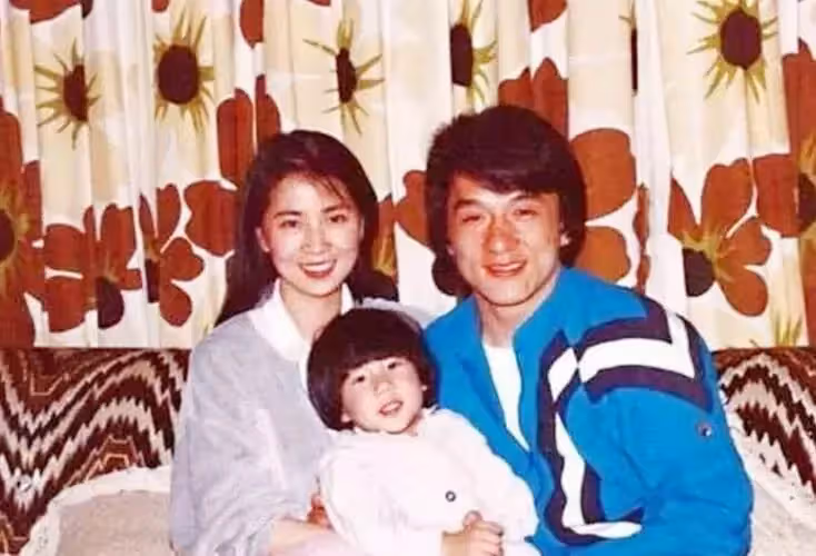 成龍:一次放縱毀了吳綺莉母女一生,他有著怎樣的心路歷程?