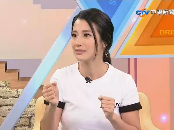 「婚姻不保」受不了富豪老公，決定要失婚了!李蒨蓉深夜崩潰「只能躲在廁所」：沒退路了 幼子落淚「那我要跟誰！」