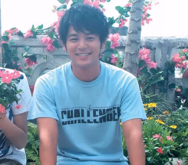 兩代男神合影,依舊是容顏抗打,時光似乎對他們格外仁慈點