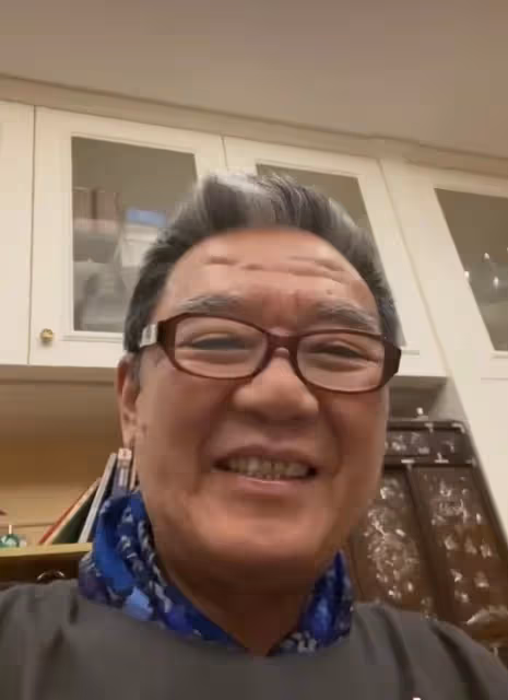 李立群自曝喝不起好普洱,只能向朋友蹭喝,家用茶壺已有50年歷史