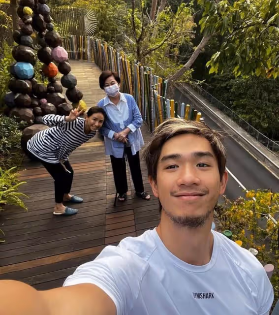 香港知名女星全素顏出鏡!看著比女兒還年輕,意外喪夫後至今單身