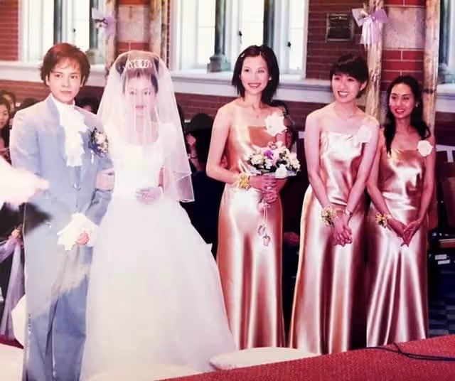 港姐梁小冰何婉盈聚會,從中午喝到晚上太盡興,3次合作都演情敵