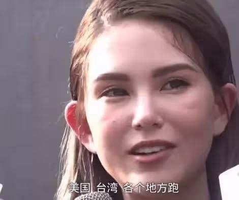 昆淩近照曝光,「網紅鼻」搶鏡,顏值落差太大,網友:整沒整容一目了然