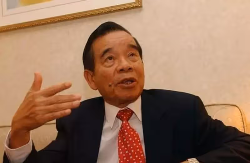 羅兆輝:屌絲逆襲27歲身家10億,羞辱過張智霖,風流半生淒慘離世