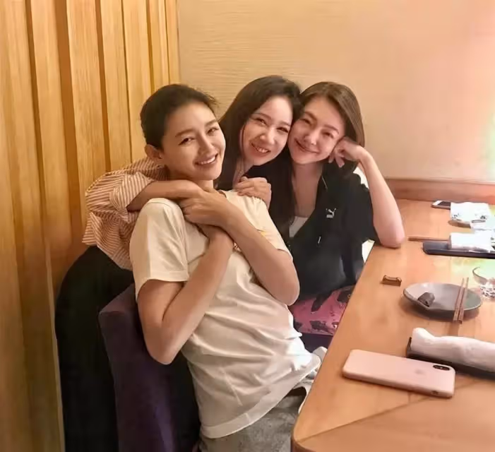 大s結婚17天,8人「登臺唱戲」,真正的輸家只有2人