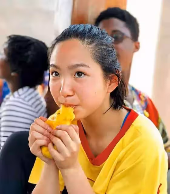 林青霞18歲二女兒近照曝光！素顏出鏡，身材苗條顏值高，熱愛跳舞藝術細胞遺傳母親