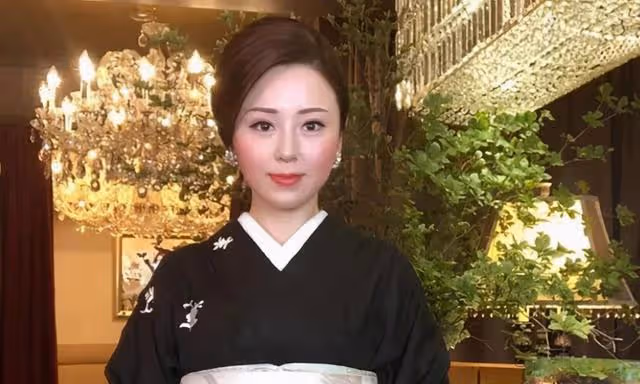 日本逆天媽媽桑:年入30億,只有金錢和狗不會背叛