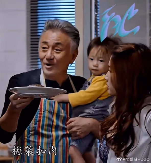 62歲港星曬短片曝近況,與妻子曾因風月片相識,結婚近30年如初戀