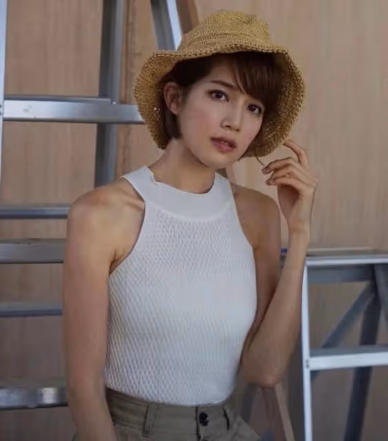 戀情曝光?TVB女神小花被曝與男友築愛巢,對方是金像獎新晉導演