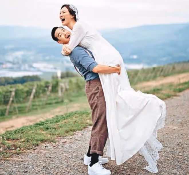 曾志偉陪兒媳出席活動，回應兒子婚變傳聞，稱若離婚幸福那就離吧