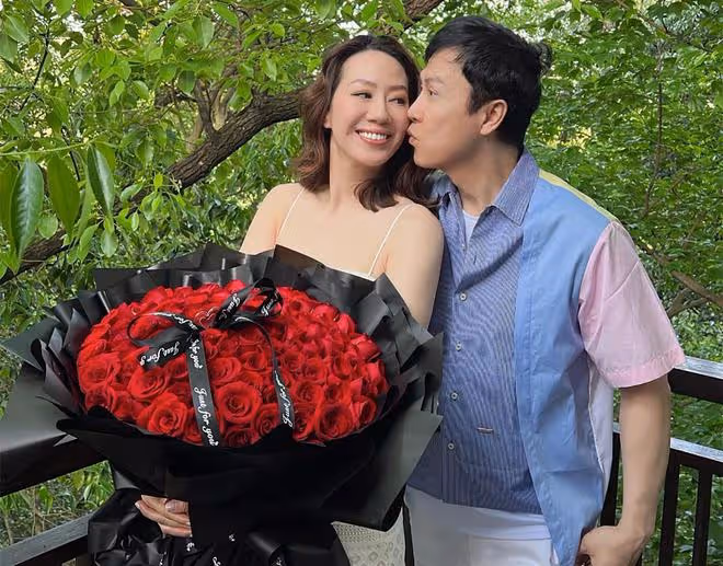 甄子丹一家游廣州塔，子女玩高空遊戲很淡定，妻子嚇得不敢往下看